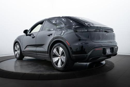 2024 Porsche Macan Electric 4
