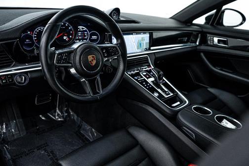 2018 Porsche Panamera 4S