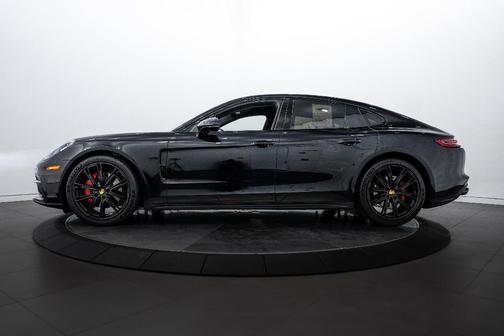 2018 Porsche Panamera 4S