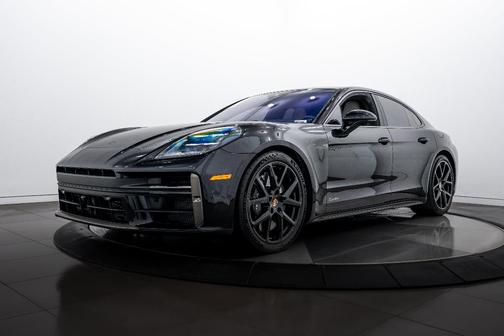 2025 Porsche Panamera Turbo