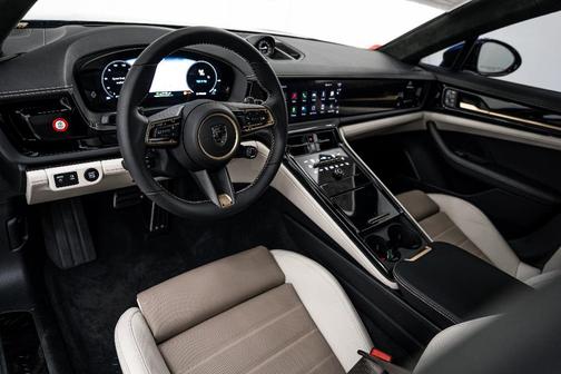 2025 Porsche Panamera Turbo
