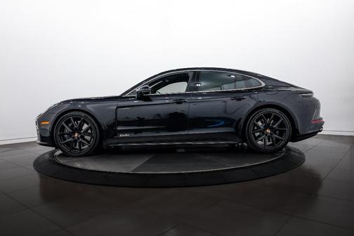 2025 Porsche Panamera Turbo