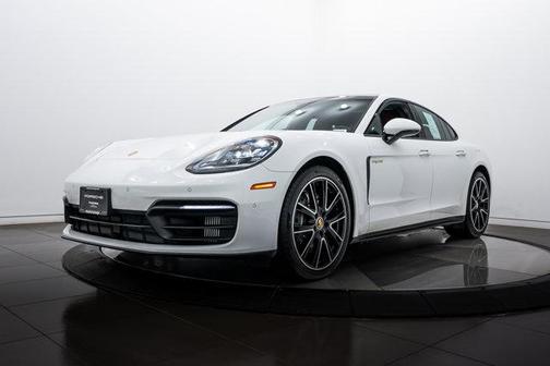 2022 Porsche Panamera 4