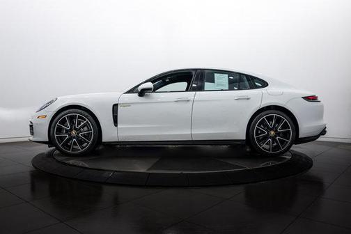 2022 Porsche Panamera 4