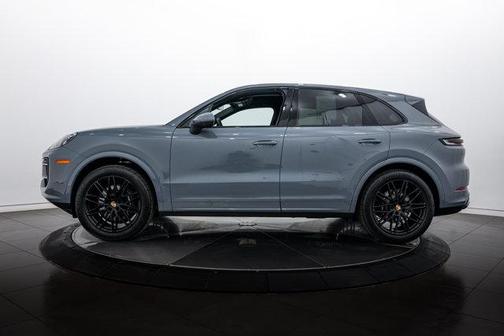 Arctic Grey 2025 Porsche Cayenne