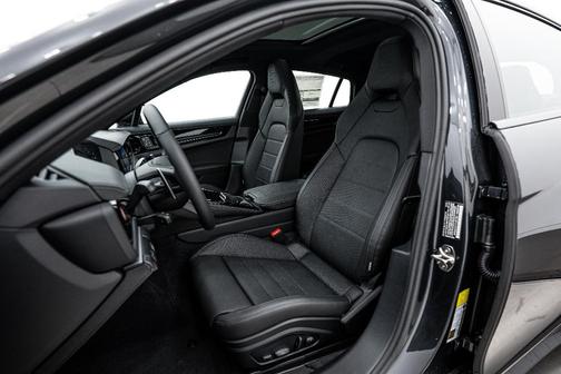 2026 Porsche Panamera 4