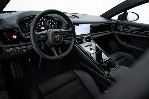 2026 Porsche Panamera 4