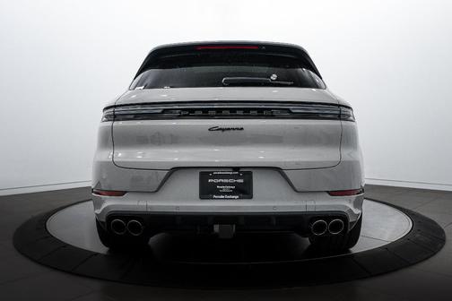 2026 Porsche Cayenne AWD
