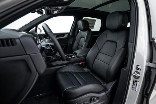 2026 Porsche Cayenne AWD
