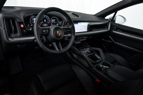 Carrara White Metallic 2026 Porsche Cayenne Base