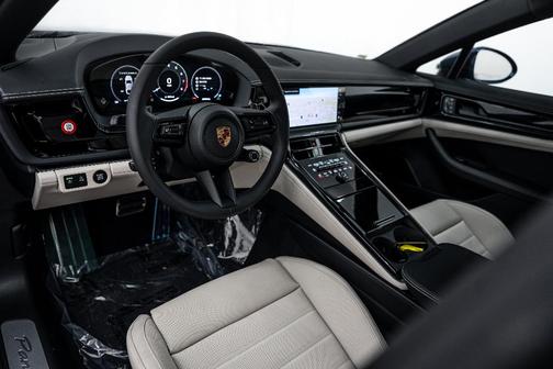 2026 Porsche Panamera 4
