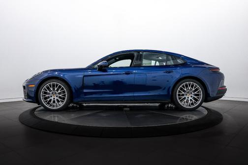 2026 Porsche Panamera 4