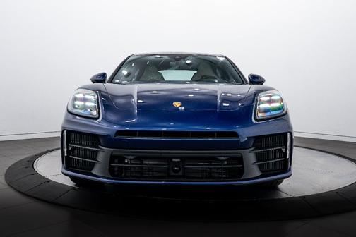 2026 Porsche Panamera 4