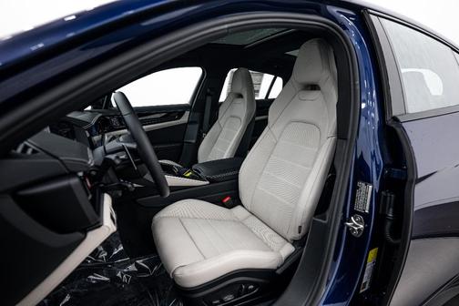 2026 Porsche Panamera 4