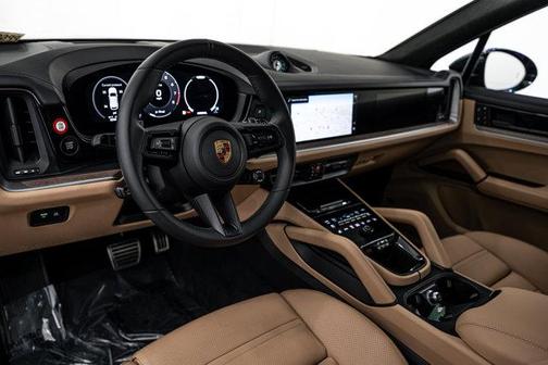 2025 Porsche Cayenne GTS