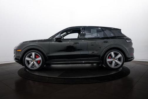2025 Porsche Cayenne GTS