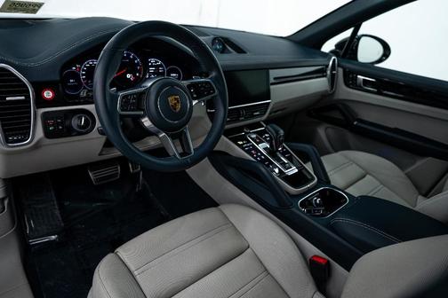2022 Porsche Cayenne S
