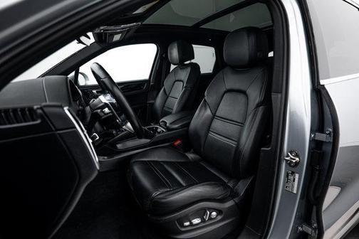 Dolomite Silver Metallic 2020 Porsche Cayenne