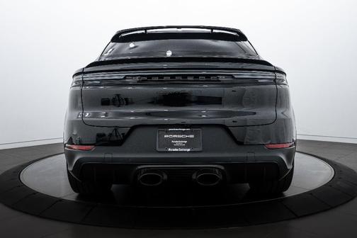2025 Porsche Cayenne GTS