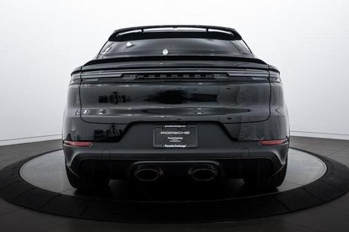 2025 Porsche Cayenne GTS