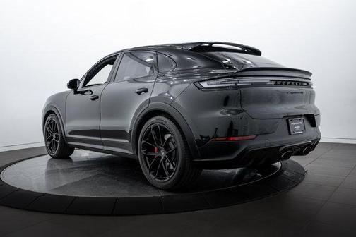 2025 Porsche Cayenne GTS