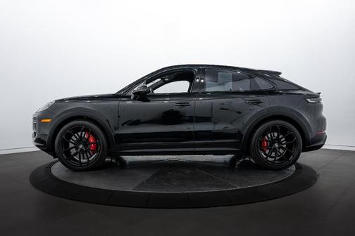 2025 Porsche Cayenne GTS