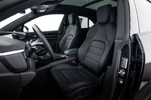 2026 Porsche Macan 4