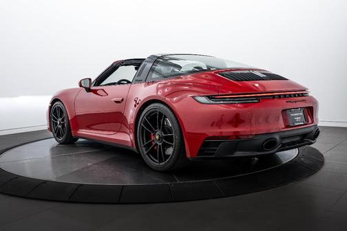 2024 Porsche 911 4 GTS