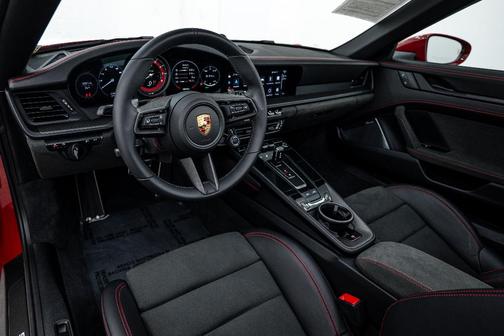 2024 Porsche 911 4 GTS