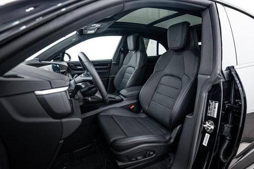 2025 Porsche Macan 4S