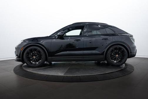 2025 Porsche Macan 4S