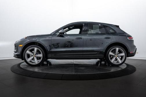 2023 Porsche Macan 