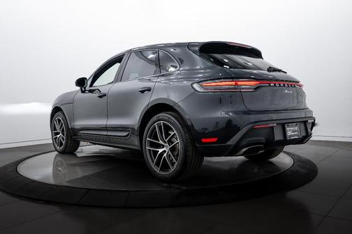 2025 Porsche Macan 