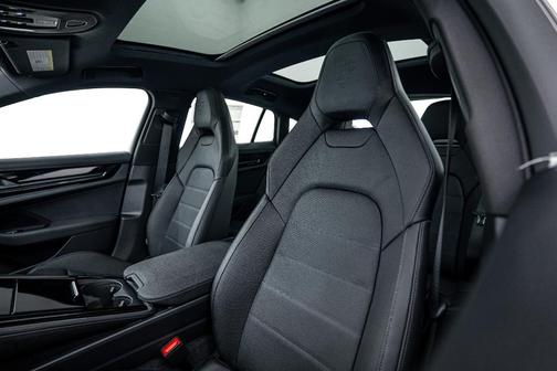 2026 Porsche Panamera 4