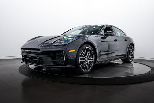 2026 Porsche Panamera 4
