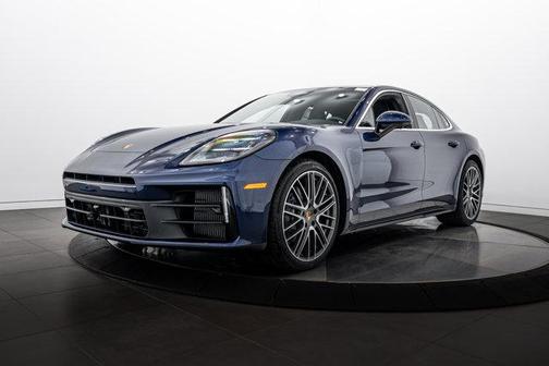 Gentian Blue Metallic 2026 Porsche Panamera 4