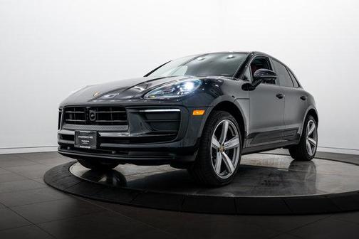 Jet Black Metallic 2025 Porsche Macan