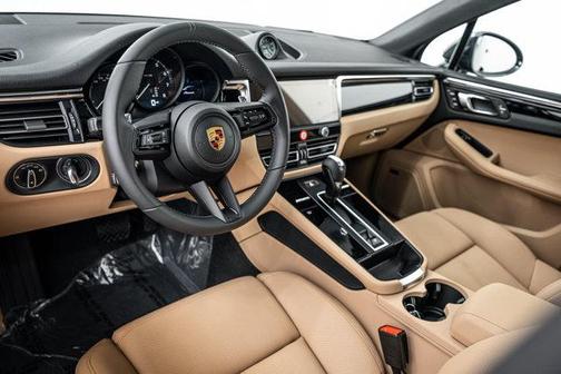 Volcano Grey Metallic 2026 Porsche Macan Base