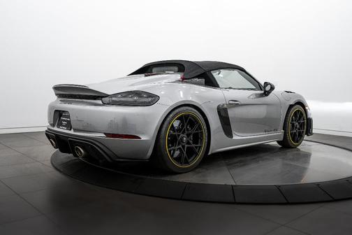 2025 Porsche 718 Spyder RS