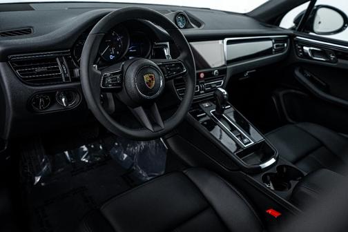 2025 Porsche Macan Macan