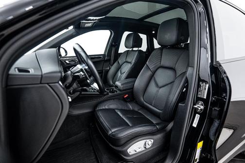 2021 Porsche Macan 
