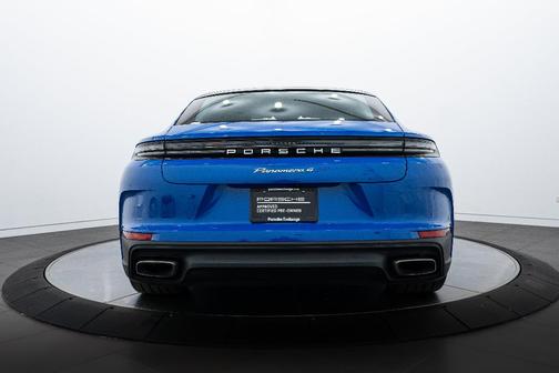 2025 Porsche Panamera 4