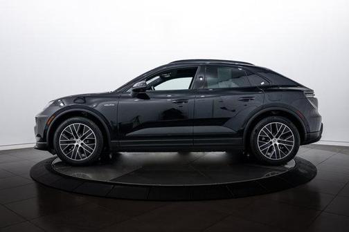 2025 Porsche Macan 4