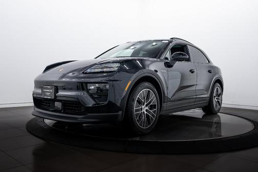 2025 Porsche Macan 4