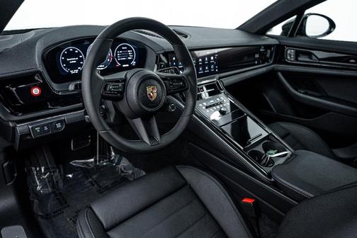 2025 Porsche Panamera 4