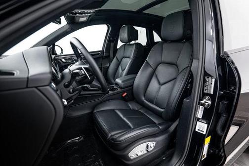 2022 Porsche Macan 