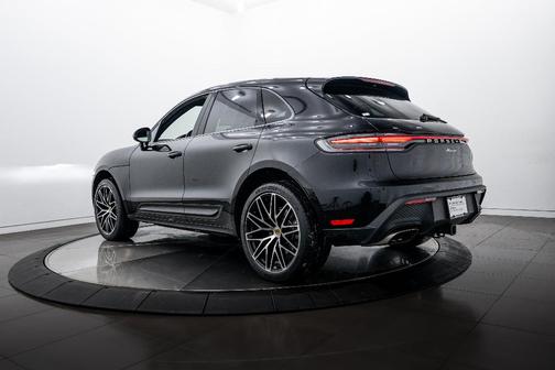 2022 Porsche Macan 