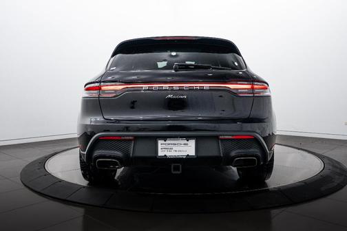 2022 Porsche Macan 