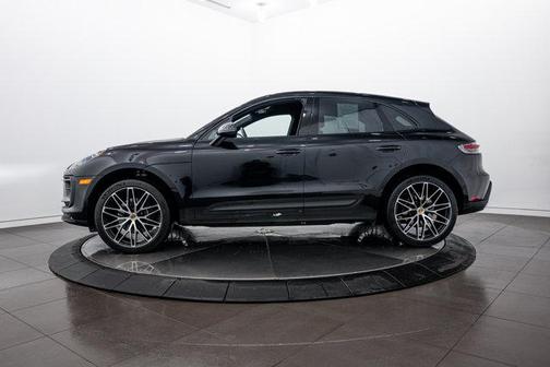 2022 Porsche Macan 