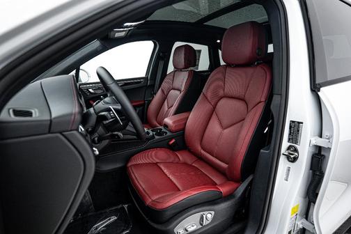 2025 Porsche Macan S